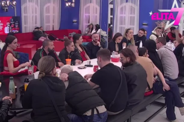 DONETA ODLUKA U ELITI: Voditeljka ušla da saopšti INFORMACIJU, tajac u Beloj kući!