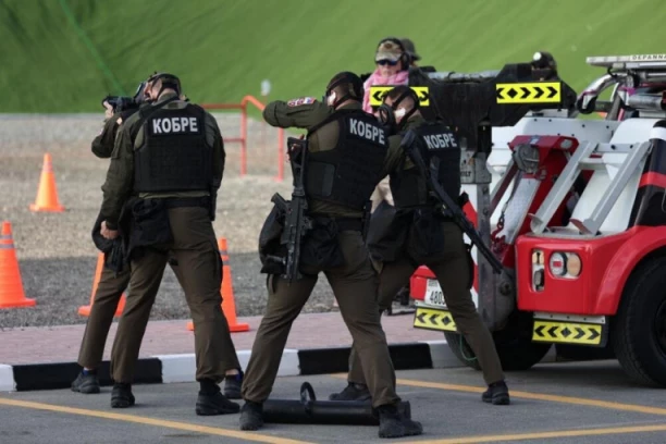 SRPSKE KOBRE U DUBAIJU! Evo u čemu su se sve takmičili na nadmetanju specijalnih jedinica! (FOTO)