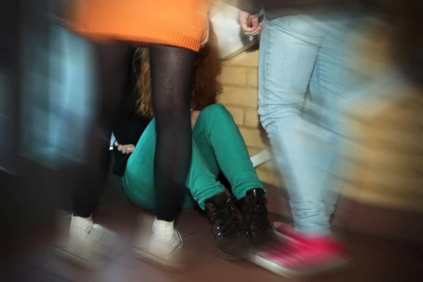 "KRVI JE BILO SVUDA"! Drama u školi - DEČAK NAPAO VRŠNJAKE KLJUČEM!