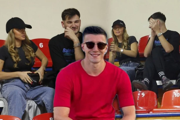 DŽEHVA UHVAĆENA KAKO BODRI DEČKA: Pokušala da se sakrije, kamere je usnimile na košarkaškim tribinama! (FOTO)