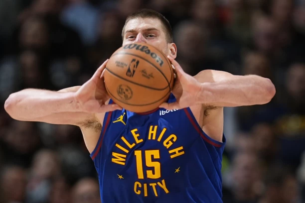 SOMBORAC JE PROMAŠIO SPORT! Nikola Jokić je MOGAO biti KVOTERBEK! (VIDEO)