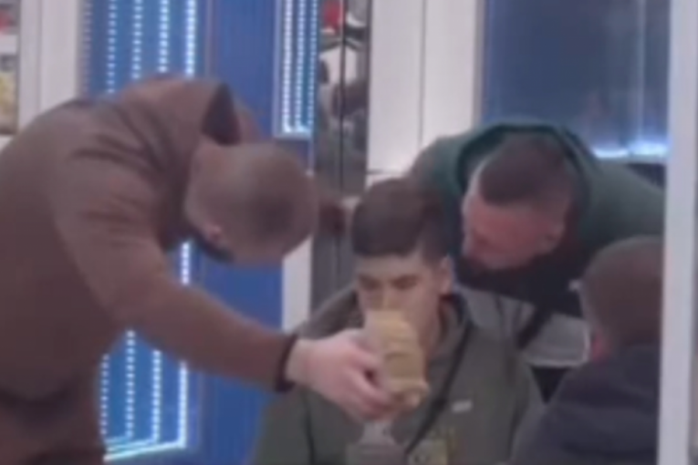 Ša i Uroš svadja Elita