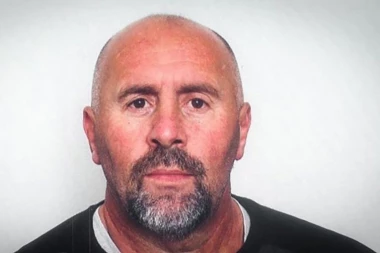 PRETUKAO SUPRUGU I UBIO PSA! Uhapšen nasilnik, pre sedam godina ćerku zatvorio u kuću i pretio automatskom puškom da će ubiti sebe i nju!