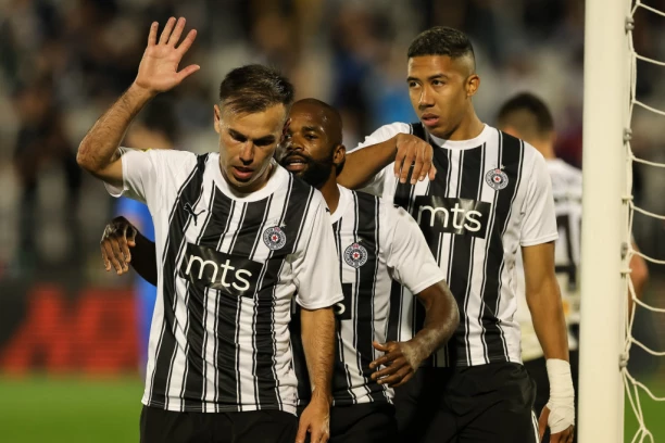 CRNO-BELI UŽAS: Partizan ostaje bez najboljeg?! Posle Belića i Ilića, još devetorica prvotimaca napuštaju Humsku?