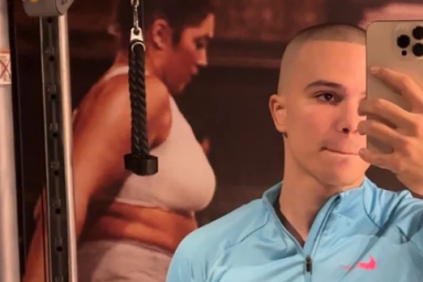 SKINUO SE VOJAŽ: Procurile golišave fotografije, SVE PUCA OD MIŠIĆA! (FOTO)