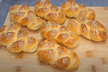 PLETENICA TESTO: Ukusno i mirisno kao iz obližnje PEKARE, vraća u detinjstvo!