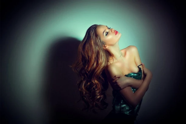 TOP 5 NAJPRIVLAČNIJIH ŽENA ZODIJAKA: One imaju moć da osvoje sve svojom lepotom i šarmom!