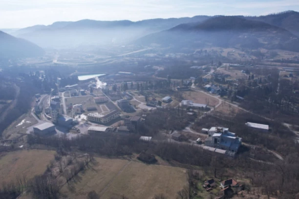 PRVI SNIMCI NAKON EKSPLOZIJE U FABRICI U LUČANIMA! Dvoje radnika na INTEZIVNOJ NEZI! (FOTO, VIDEO)