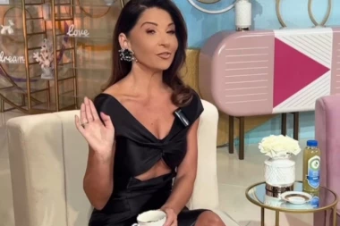 VODITELJKA PINKA NIKAD NIJE OTIŠLA POD NOŽ, A MUŠKARCI LUDE ZA NJOM! Provocira svojom figurom gde god da se pojavi, a sada je otkrila ČIME RASPOLAŽE!