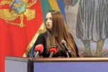 "IMAMO IZGLEDA I NEKO PUCANJE U BLIZINI": Reakcija crnogorske poslanice na pucnjavu tokom sednice zaprepastila narod (VIDEO)