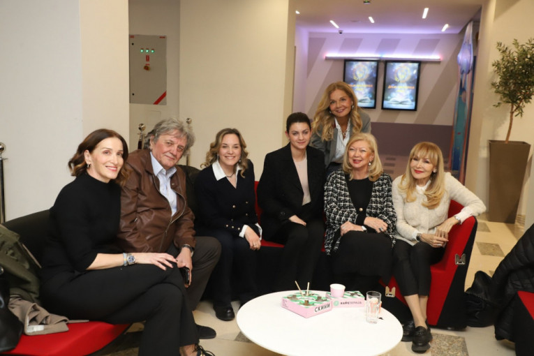 Radoš Bajić sa učesnicima na tribini