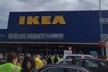 EVAKUISANA IKEA! Gomila ljudi ispred objekta - NE ZNA SE ŠTA SE DEŠAVA! (FOTO)