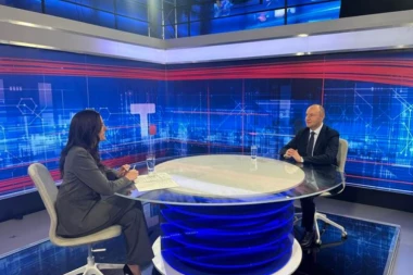 PRVI ČOVEK NOVOG SADA MILAN ĐURIĆ O NAJVAŽNIJIM PROJEKTIMA: Naš grad jе jеdno od najvеćih gradilišta u Evropi, gradе sе mostovi, garažе, pomažеmo pеnzionеrima, a vrtići su bеsplatni