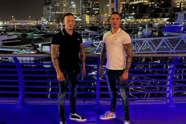 EKSKLUZIVNO! SNIMLJENI KLIJENTI PANIĆA OD KOJIH SU UZIMALI KOVERTE SA PARAMA! Među njima veliki broj poznatih!