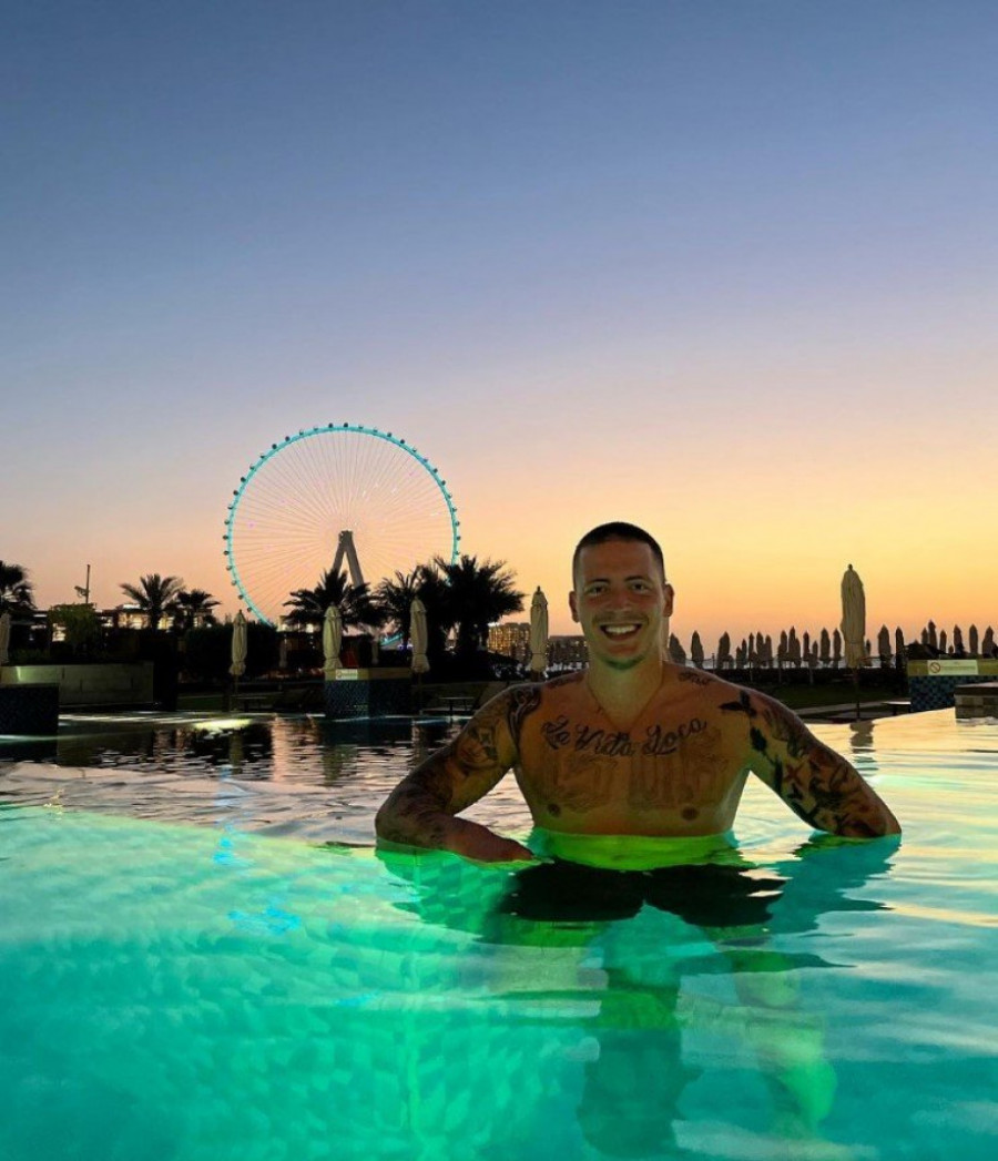 DAVID DRAGOJEVI NO I PROVODIO SA PANI EM ok Snimak Iz Crne Gore david-dragojevi-no-i-provodio-sa-pani-em-ok-snimak-iz-crne-gore