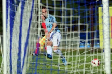 VICEŠAMPION JAČA SVOJE REDOVE: Tri parafa "pala" u poslednja 24 sata! (FOTO GALERIJA)