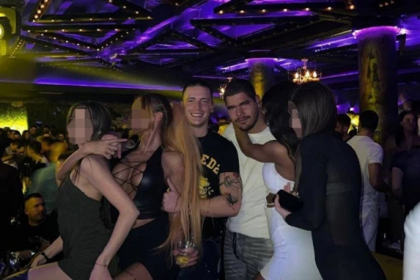 SAZNAJEMO! ISTRAŽUJE SE TELEFON MAKROA KOJI JE SARAĐIVAO SA PANIĆIMA! Slike otkrivaju skanadlozne detalje iz živote braće!