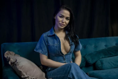 ALEKSANDRA MLADENOVIĆ UHVAĆENA SA NOVIM DASOM: Nekada je bio sa našom pevačicom, a sad uživa s njom! (GALERIJA)