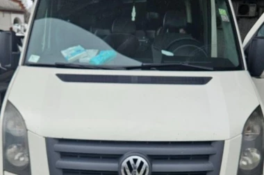 CARINICI NA KELEBIJI OSTALI U ŠOKU! Prišli su komviju i osetili NEVEROVATAN miris, a evo šta su našli! (FOTO)