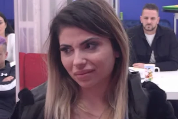 ANĐELA ŠPARAVALO DOBILA PISMO OD BRATA: U Eliti nastao MUK kada su čuli ove TEŠKE REČI, a njena reakcija je JEZIVA!