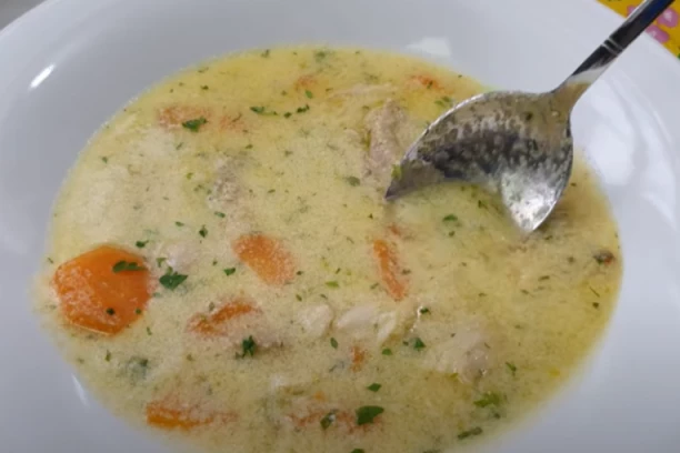 BEGOVA ČORBA: Recept sa piletinom i povrćem, pravi domaćinski OBROK