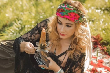 STAVITE OVAJ ZAČIN NA PROZOR I GLEDAJTE KAKO VAM SE PUNI NOVČANIK: Naši STARI su to praktikovali kako bi uvek imali NOVCA!