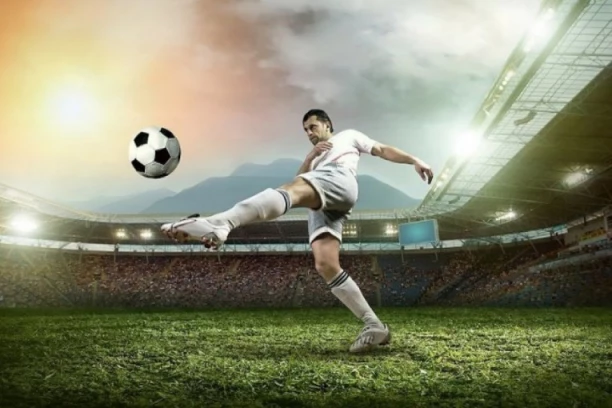 VEROVALI, ILI NE: Povreda ga je sprečila da zaigra u jednom od članova velike četvorke Ju-fudbala - danas, u osmoj deceniji života ne želi da "okači kopačke o klin"!