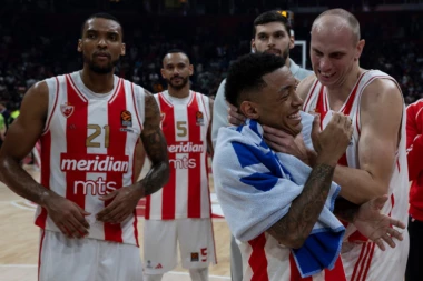 ZVEZDA PONOVO MELJE SVE PRED SOBOM! Božić je ZAUSTAVLJEN! Zadar je bio "TURISTA" u Beogradu!