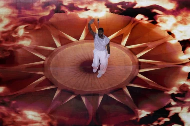 ŠOKANTNO OTKRIĆE: Nećete verovati koliko je Ašer zaradio za nastup na Superboulu!