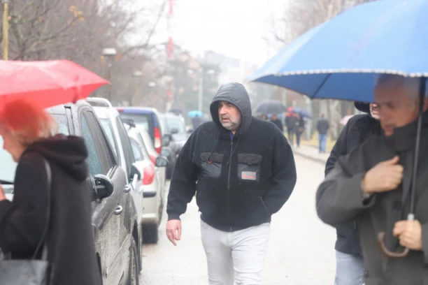 MIKI ĐURIČIĆ NA SAHRANI LIJE GORKE SUZE: Zbog Dejana Milojevića tuga ga RAZNELA u KOMADE!