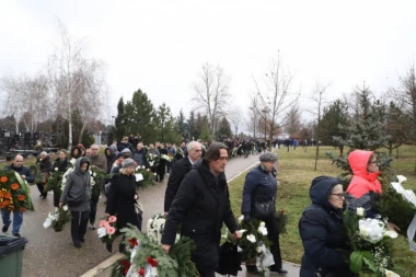 TUGA DO NEBA! Povorka ispraća Milojevića na VEČNI počinak! (VIDEO)
