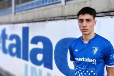 SERIJA SE NASTAVLJA: Nekadašnja nada Vojvodine parafirala ugovor - ubuduće će nositi dres gradskog rivala! (FOTO GALERIJA)