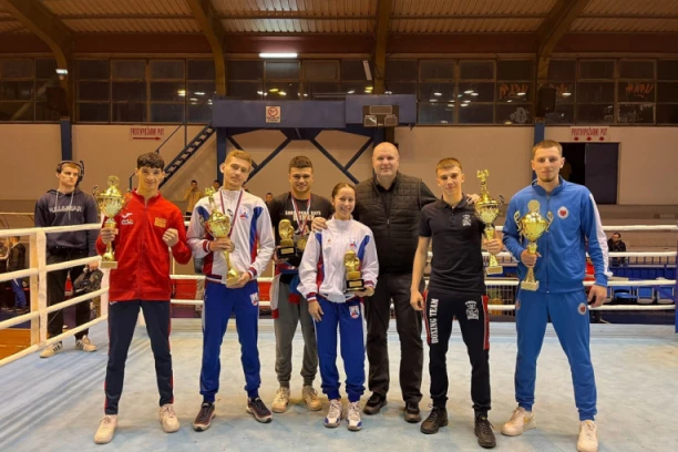 ODRŽANA "OMLADINSKA ZLATNA RUKAVICA": Sanja i Hristofer ŠAMPIONI!