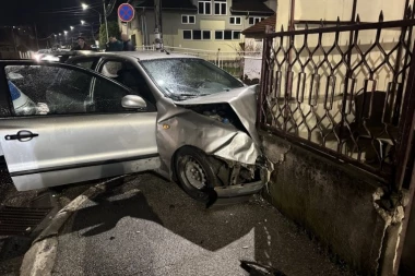 JEZIVA SAOBRAĆAJKA U ČAČKU: Jedna osoba povređena u sudaru dva automobila (FOTO+VIDEO)