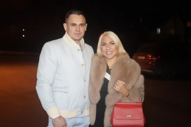 POJAVIO SE SNIMAK KAKO GORI PEKARA DEČKA JOVANE JEREMIĆ: Plamen vitlao na sve strane, vatrogasci jedva smirili situaciju! (VIDEO)