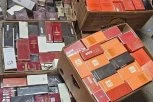 UHAPŠENA DVOJICA ŠVERCERA: Policija u kolima našla 350 parfema
