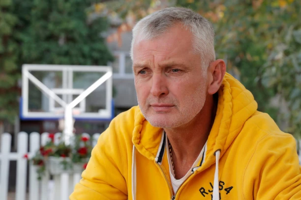 VIŠE OD 40 GODINA JE PUŠAČ: Paspalj nedavno priznao da je BESAN NA SEBE jer ne može da ostavi cigarete!