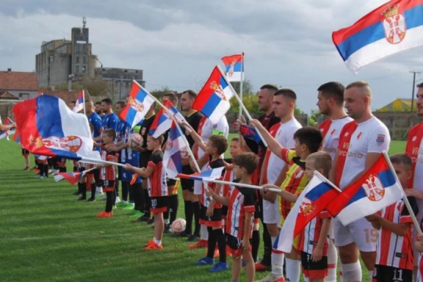 CRVENO-BELI NE SKIDAJU NOGU SA GASA: Serija dobrih rezultata je nastavljena - obalom Tise u četvrtoj brzini!