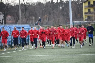 POVRATAK NAKON SAMO ŠEST MESECI: Borba za titulu je bila presudna - iskusni veznjak ponovo oblači dres crveno-belih boja!