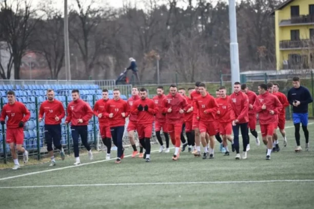 POVRATAK NAKON SAMO ŠEST MESECI: Borba za titulu je bila presudna - iskusni veznjak ponovo oblači dres crveno-belih boja!