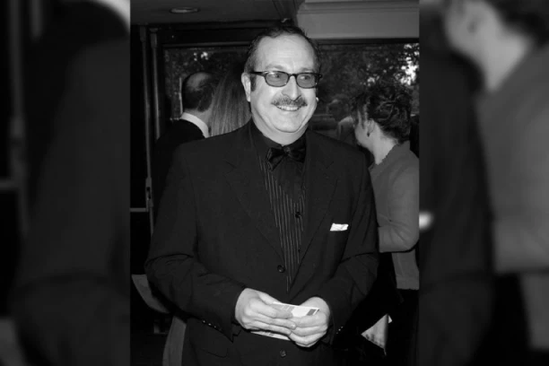 PREMINUO SLAVNI VODITELJ: Porodica ne može da dođe sebi, izdali zvanično saopštenje!