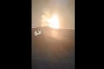 BLJESAK SE VIDEO 60 KM DALEKO: Stravična eksplozija na gasovodu, ekipe specijalaca na terenu (VIDEO)