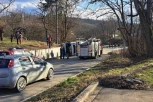 JEZIVE FOTOGRAFIJE PREVRNUTOG KAMIONA KOD KRALJEVA: Povređeba dva lica u ovoj nezgodi (FOTO)