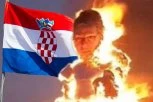 AKO TE MRZE USTAŠE ZNAČI DA RADIŠ PRVU STVAR: Bizarno paljenje lutke sa likovima predsednika Vučića i Putina