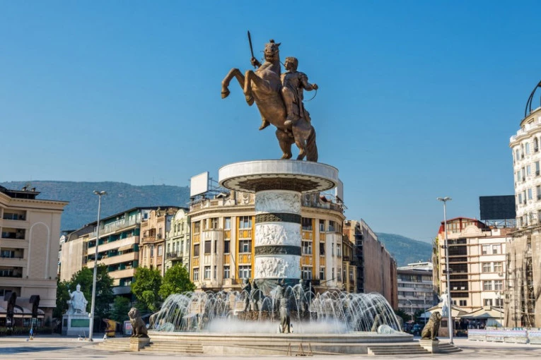 SKOPLJE POD VODOM! Zbog nevremena totalni haos na ulicama, saobraćaj stao!