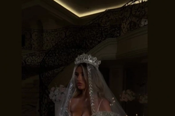 VENČANICA MLADE IZ PRIŠTINE NAPRAVILA HAOS! Jedni tvrde da je OVO SKANDAL, drugi da je BOGINJA: "Kao đubre" (VIDEO)