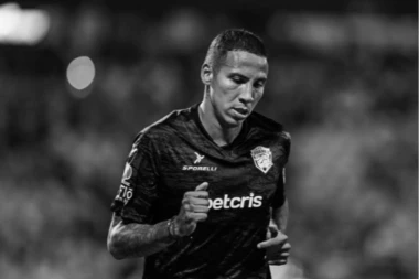 TRAGIČNA SMRT NA DAN ZALJUBLJENIH: Poznati fudbaler se zakucao u stub i preminuo!