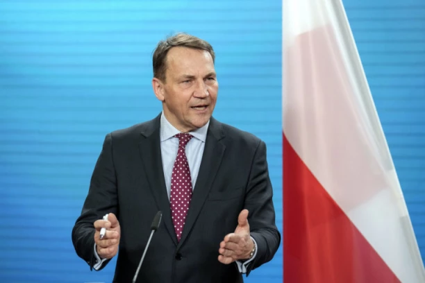 POLJAK SE PERE OD IZJAVE O KRIMU: Oglasilo se i poljsko Ministarstvo spoljnih poslova