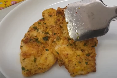 KAKO DA SPREMITE BELO MESO, A DA NE BUDE SUVO: Trik koji zna SVAKA iskusna domaćica, OVO je tajni sastojak!