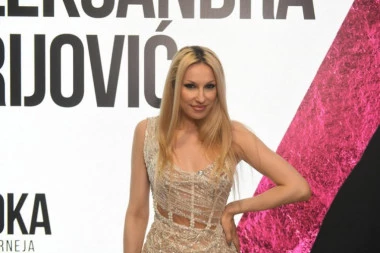 ŠOK! Nećete verovati koliko je godina Rada Manojlović napunila! (FOTO)